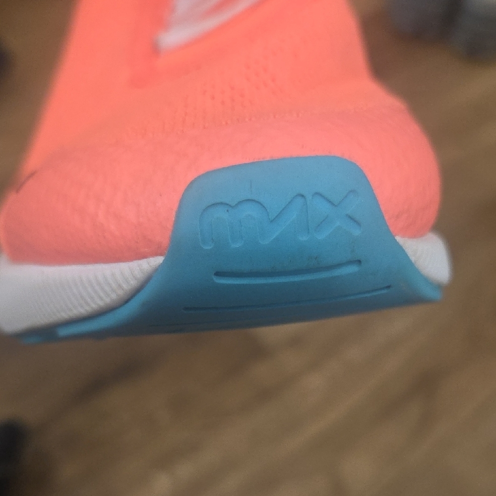Nike AIR 270 Women's Sneakers in Bright Coral and Blue - Picture 12 of 14